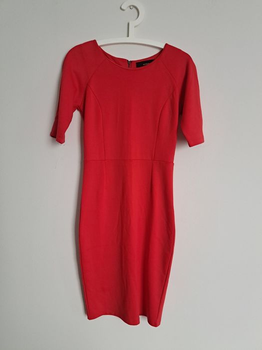 Sukienka czerwona Reserved