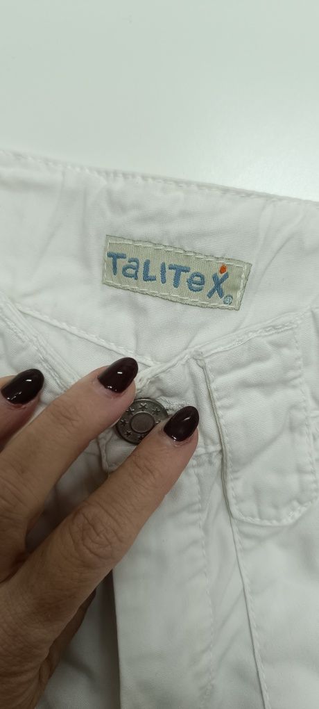 Calções brancos para menina , usados. Para 3/4 anos
