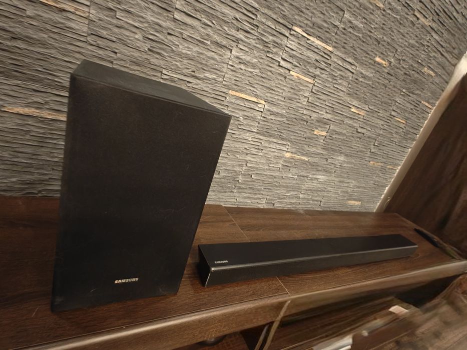 Samsung Soundbar HW-R550 z subwooferem komplet