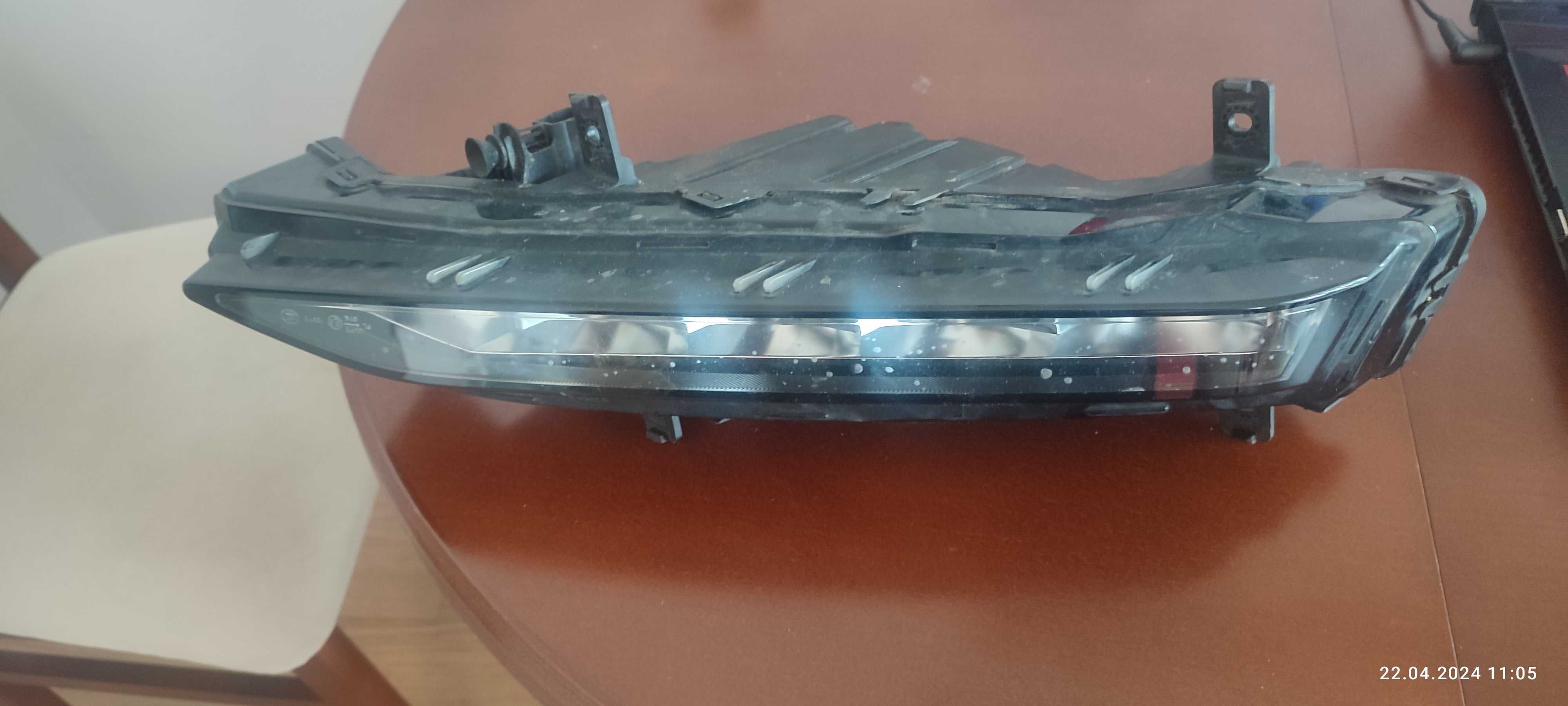 Skoda Superb III LIFT Halogen prawy