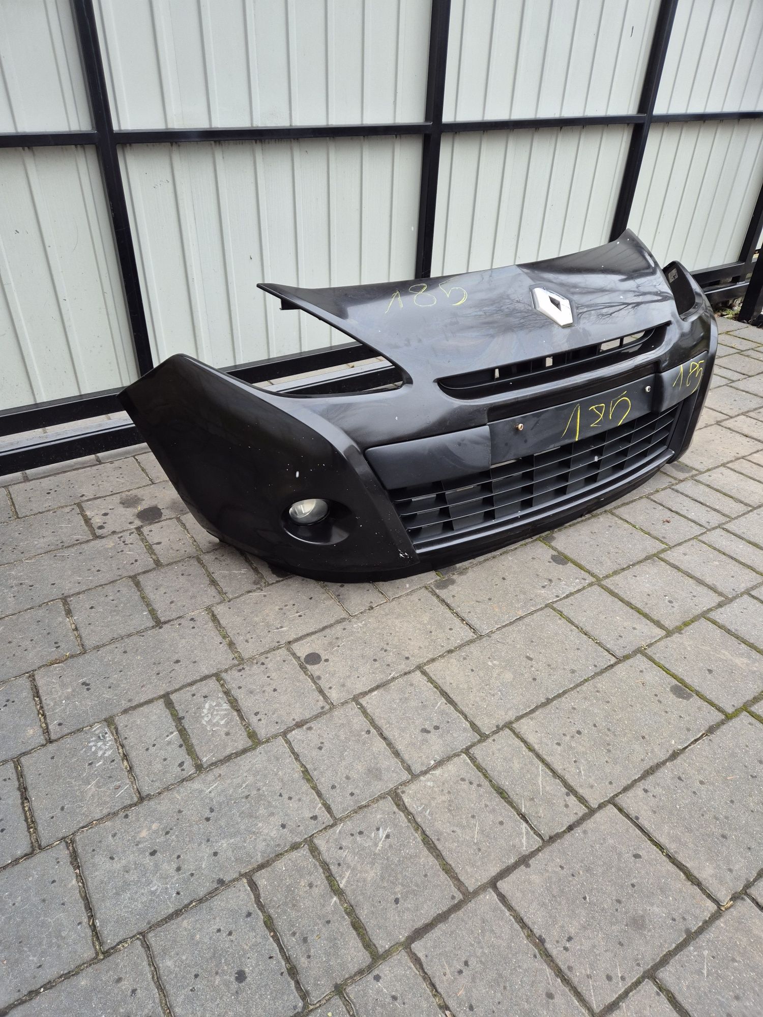 Zderzak przód przedni renault clio III lift kod Nv676 nv 676 roz 185