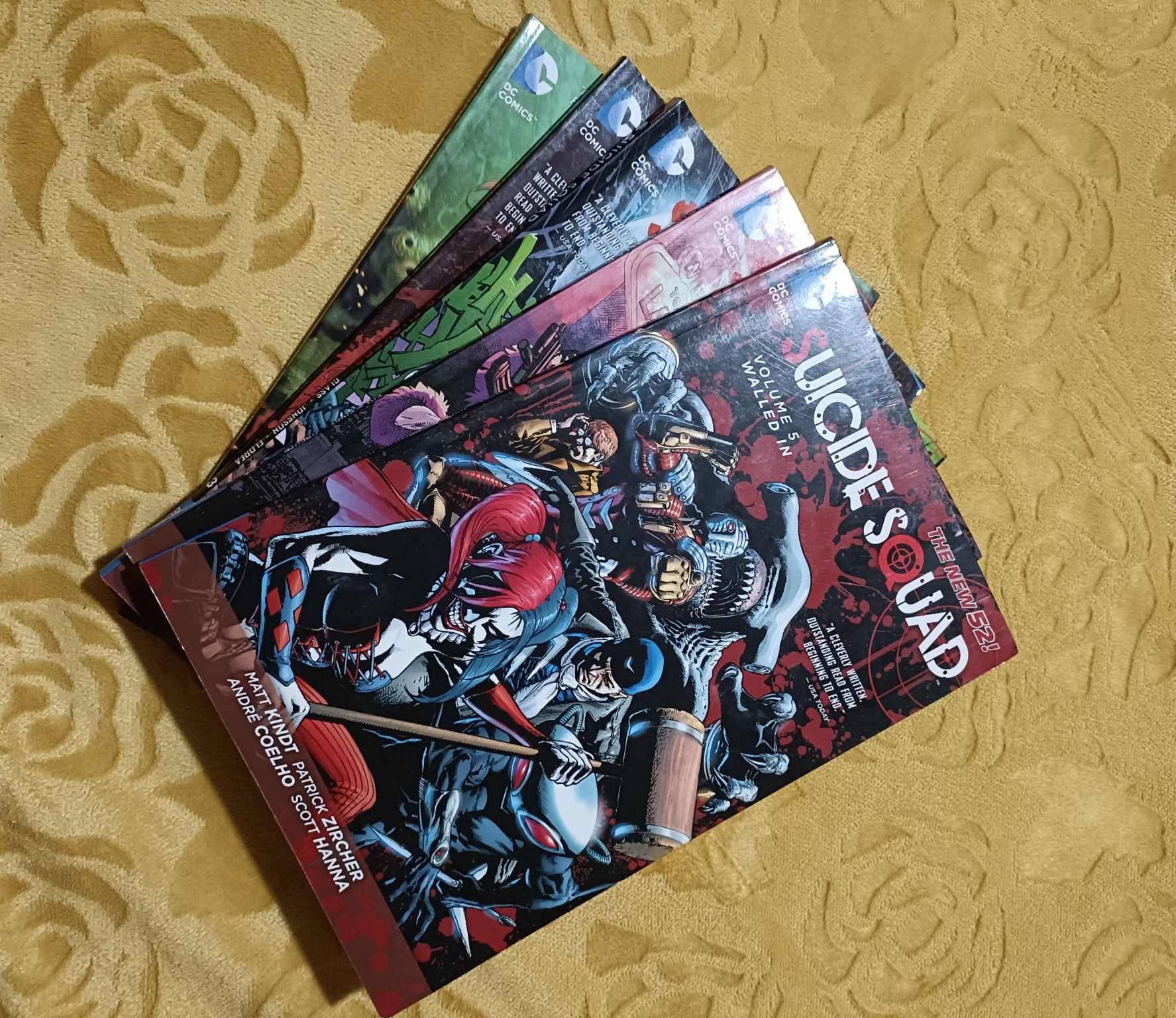 Suicide Squad 5 livros comics