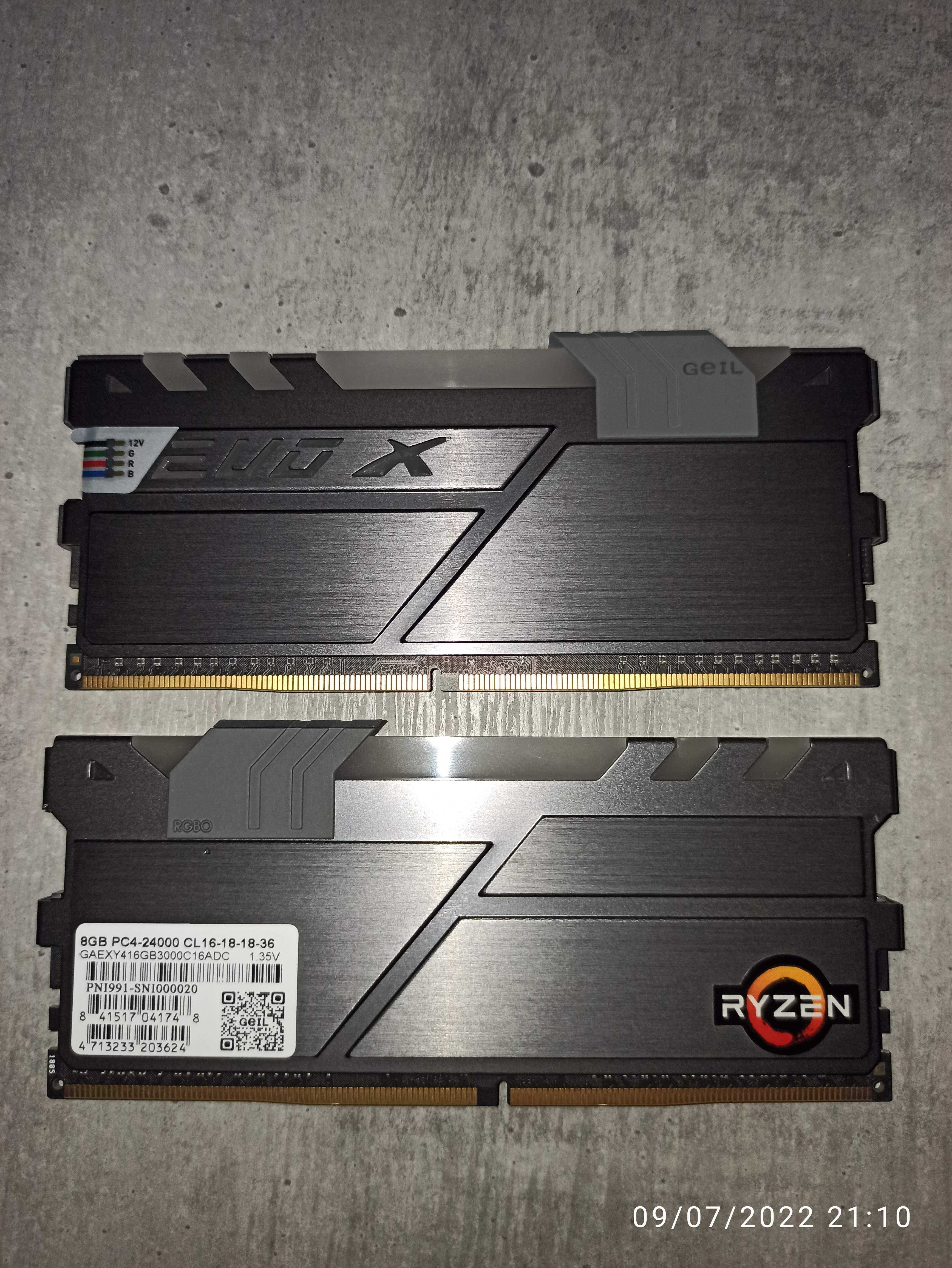 Geil - RAM DDR4 16GB PC3000 EVO X