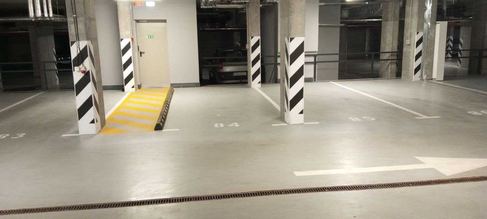 Гарета Джонса, 12, (5 секція) UNIT.Home. Оренда паркомісця