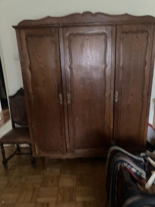 Mobilia de quarto com duas camas de casal