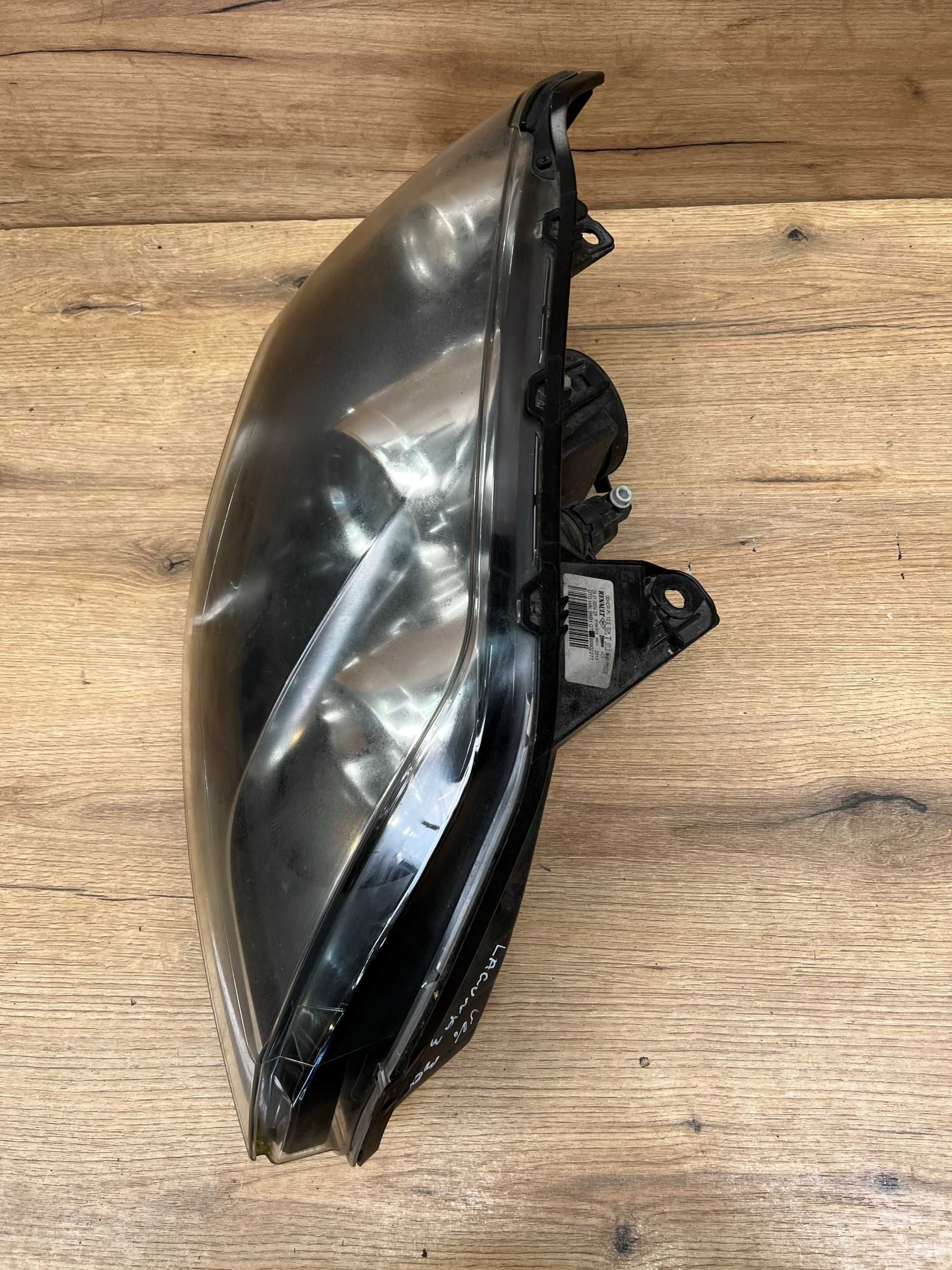 Lampa/reflektor przedni prawy Renault Laguna 3