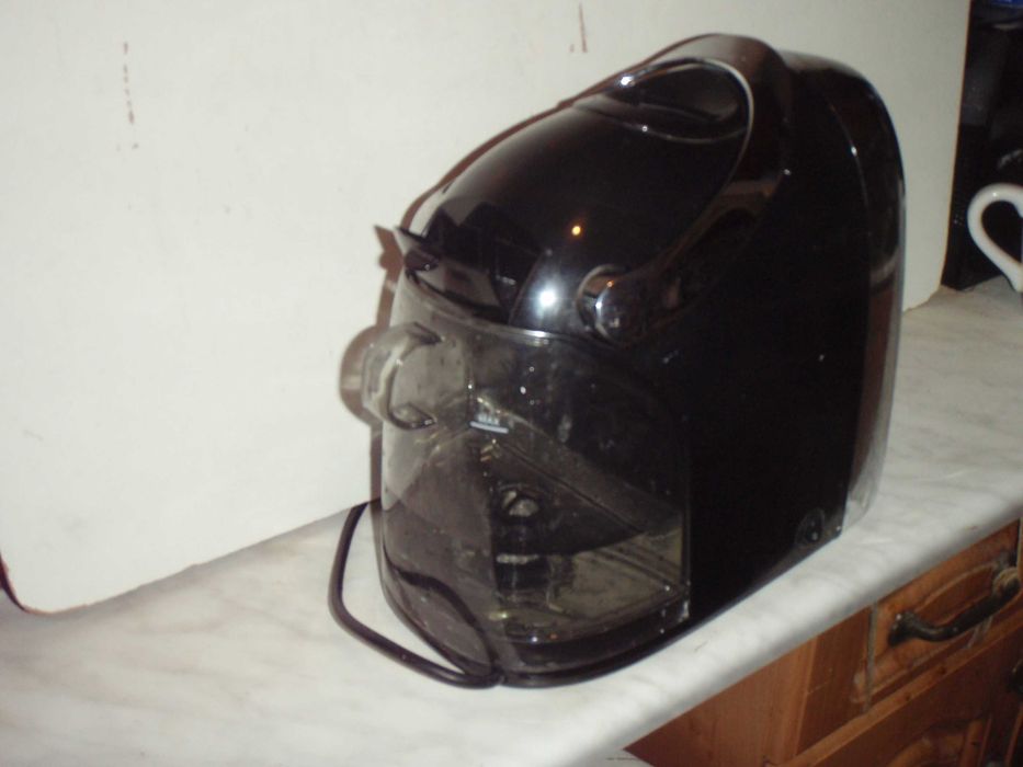 Ekspres Tchibo na kapsułki Cafissimo - czarny , sprawny, kompletny