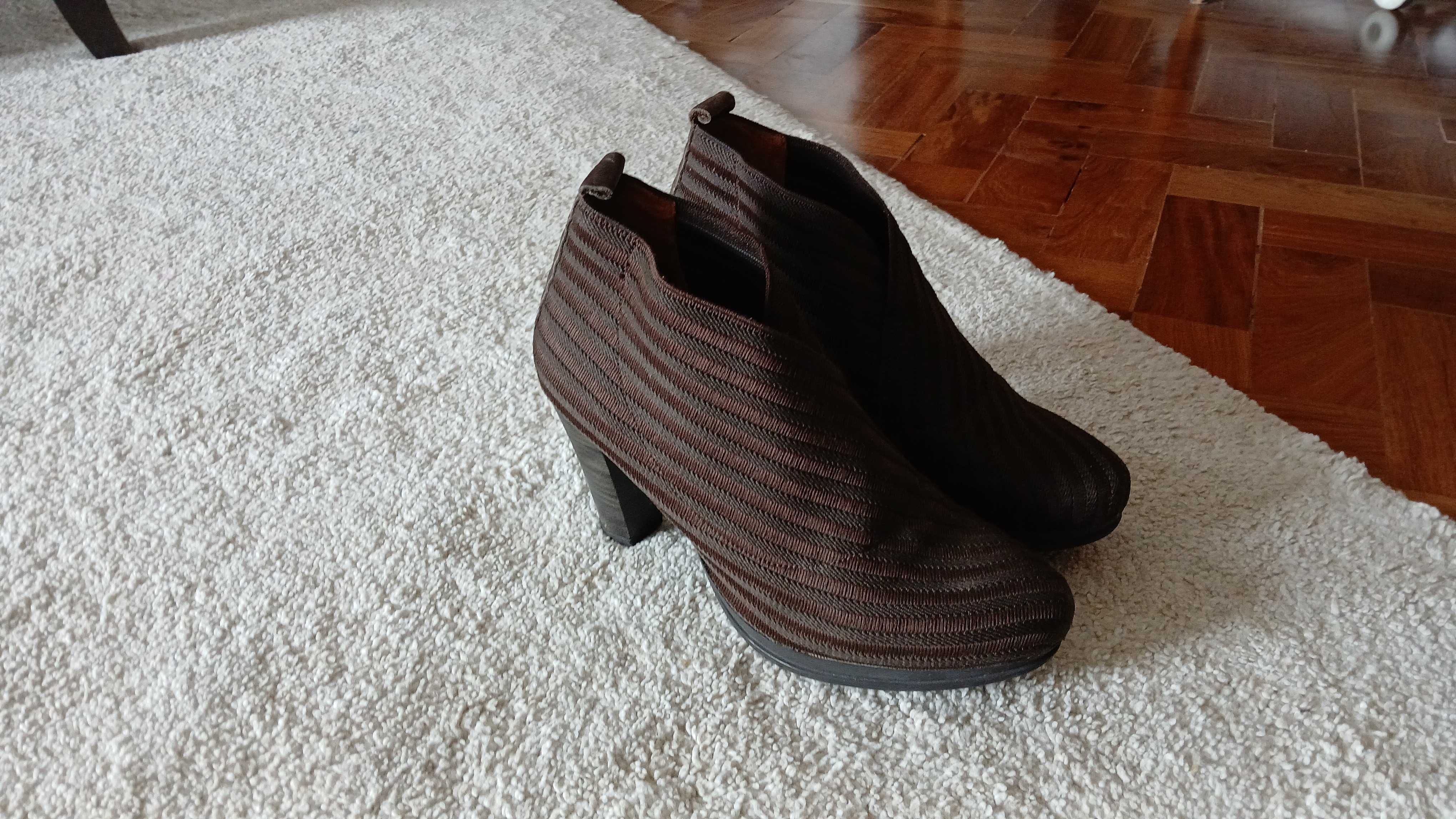 Sapatos Senhora 38 como novos e unisexo 43