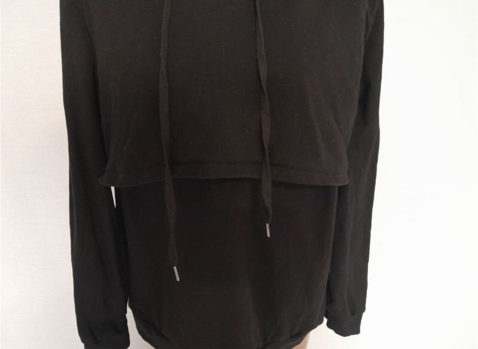 Чорне худі для годування