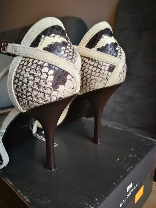 Szpilki Baldowski że skóry naturalnej