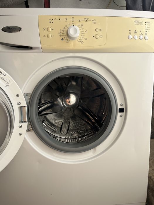 Стиралка Whirlpool на 5 кг