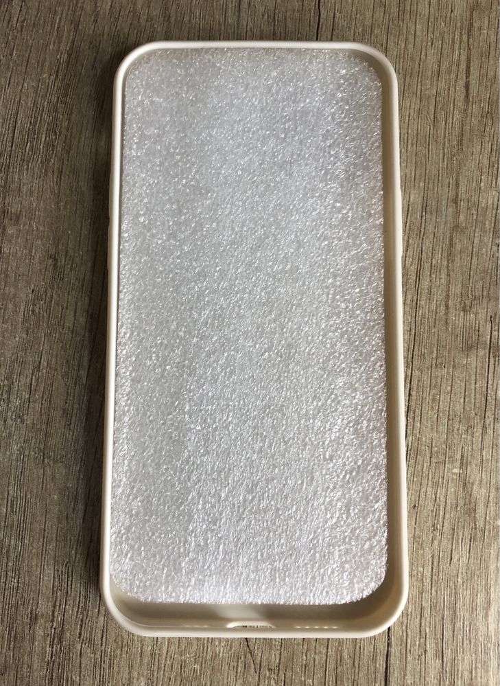 case/etui beżowy z napisem iPhone 12 Pro