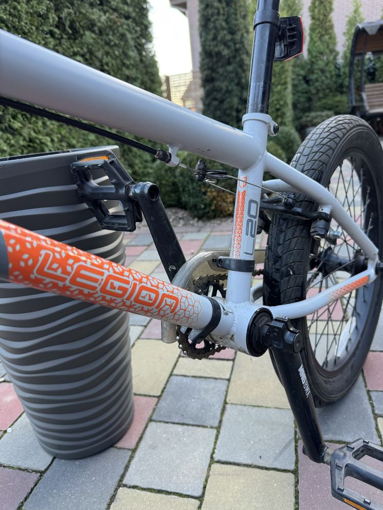 Велосипед BMX для трюків