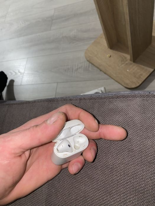 Продам чехол с под airpods