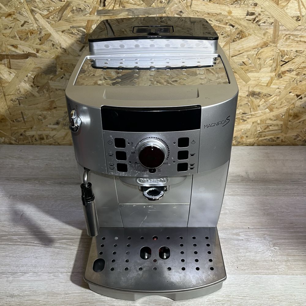 Кофемашина Delonghi Magnifica S