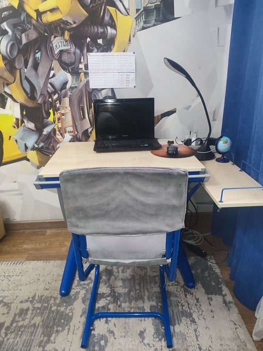 Дитяча парта і стілець фірми Демі