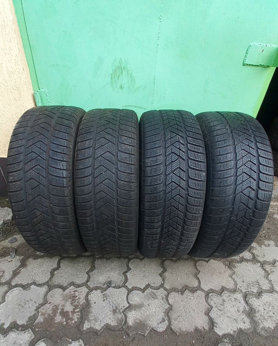 Шини всесезонні m+s 4шт R18 235/60/18 Pirelli Scorpion