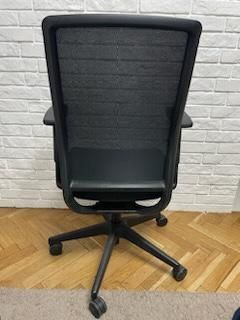 Fotel obrotowy veris net
