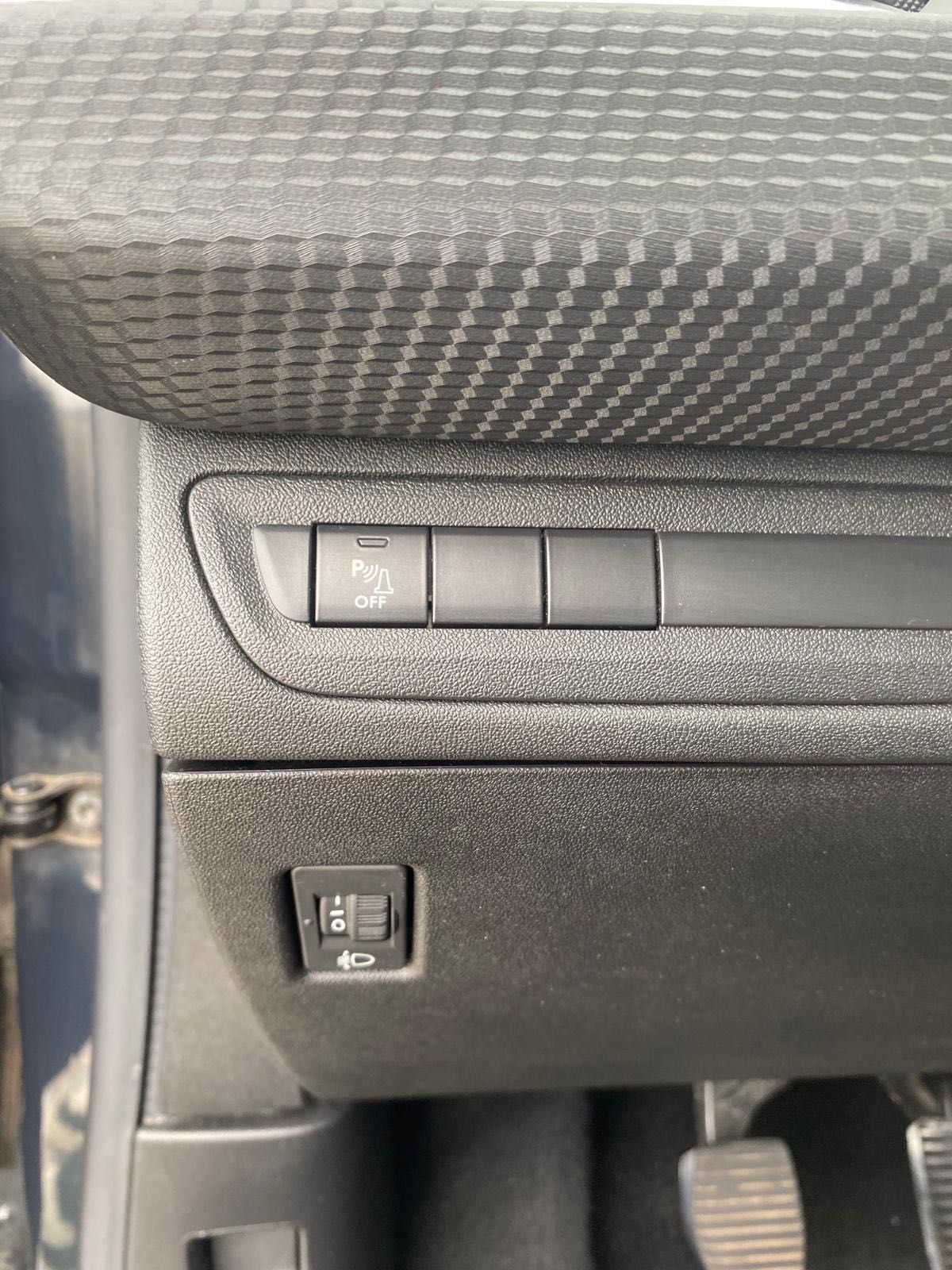 Peugeot 208 1.2 PureTech Style Gasolina | 2018 |