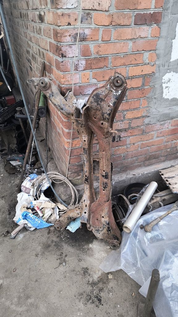 Продам задній підрамник мазда 6 2006рік