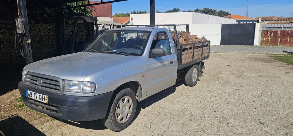 Mazda B2500 com 170mil kms