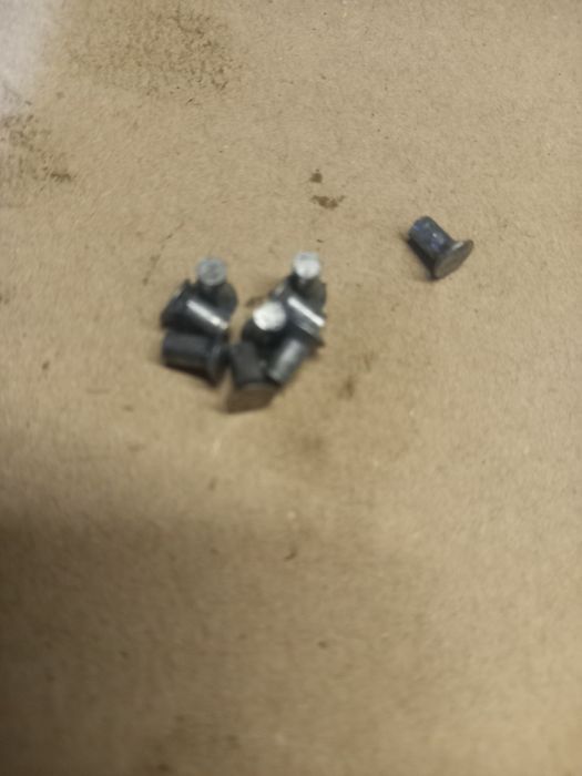 Продам алюминевые заклепки под молоток ф3 длина 6мм