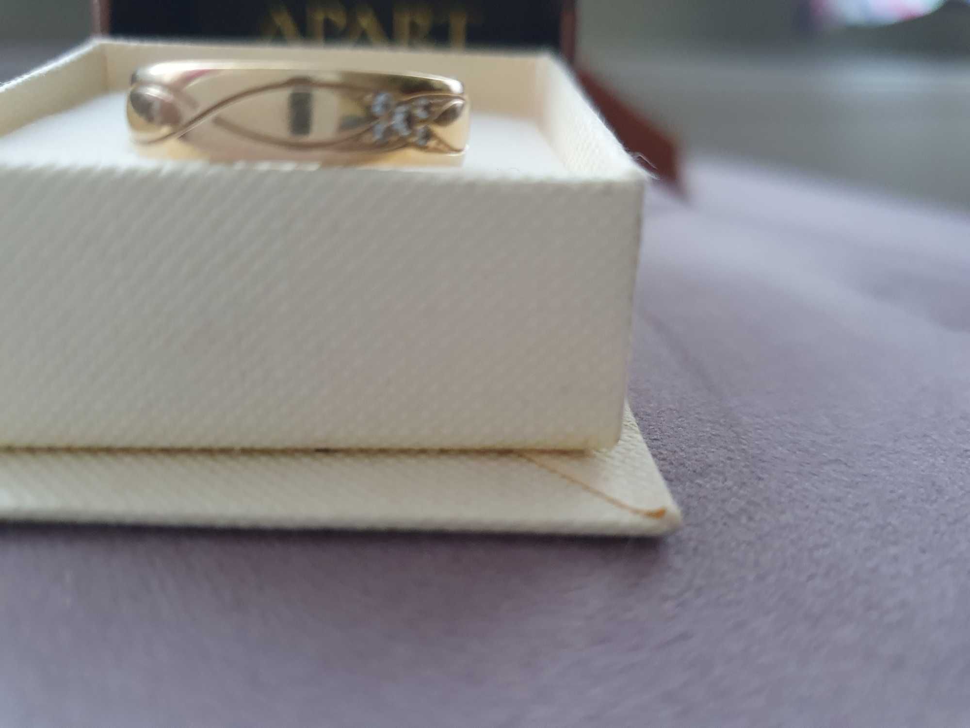 Obraczka zlota  z  diamentami 585 14k