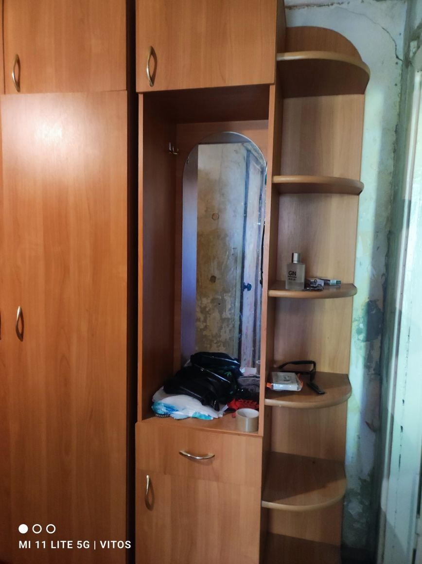 Продається прихожа