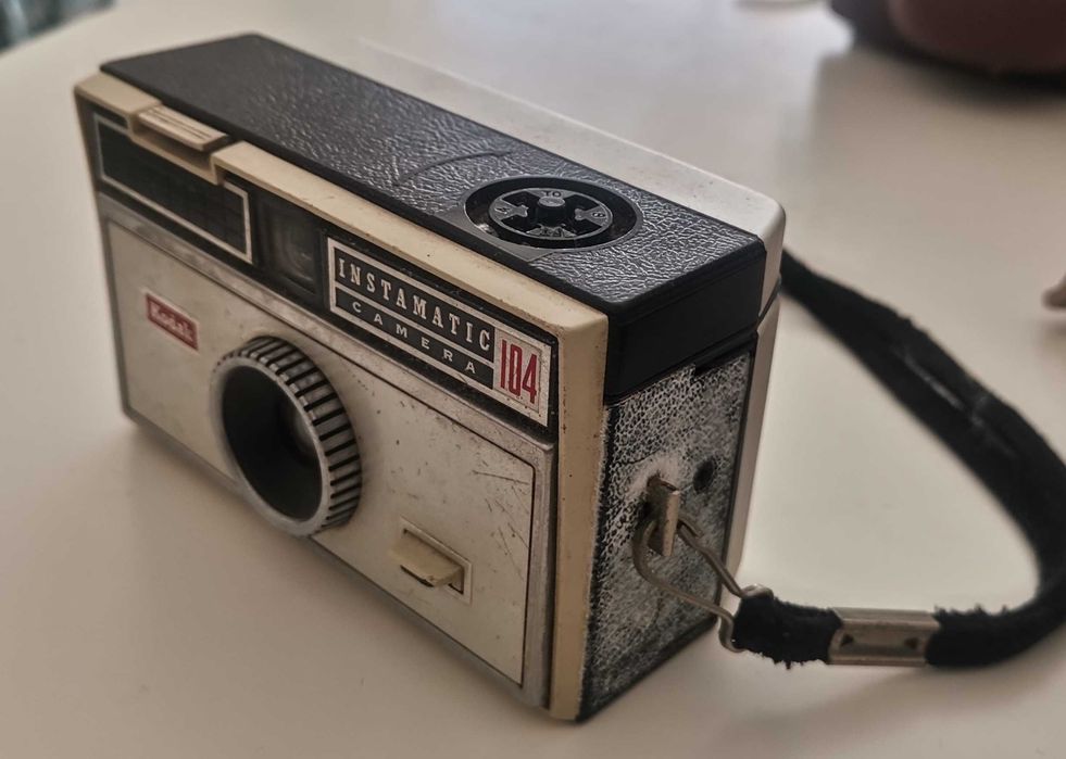 Máquina Fotográfica Vintage Kodak Instamatic 104