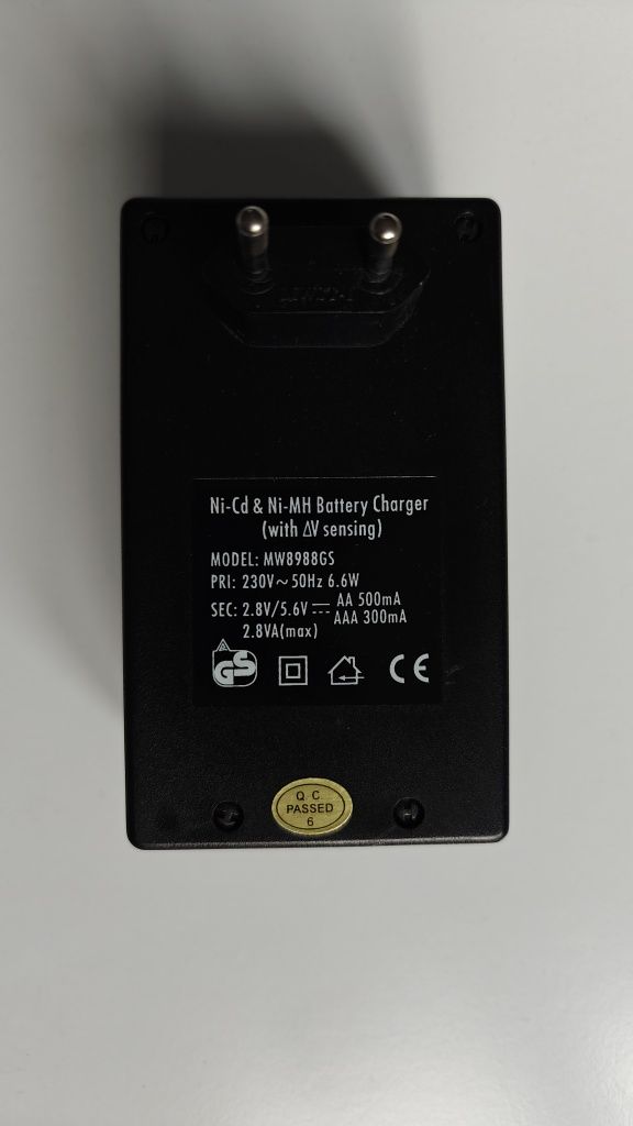 Ładowarka akumulatorów AA AAA Minwa MW8988GS SMART