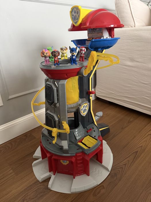 Baza Psiego Patrolu wraz z kosmoPieskami