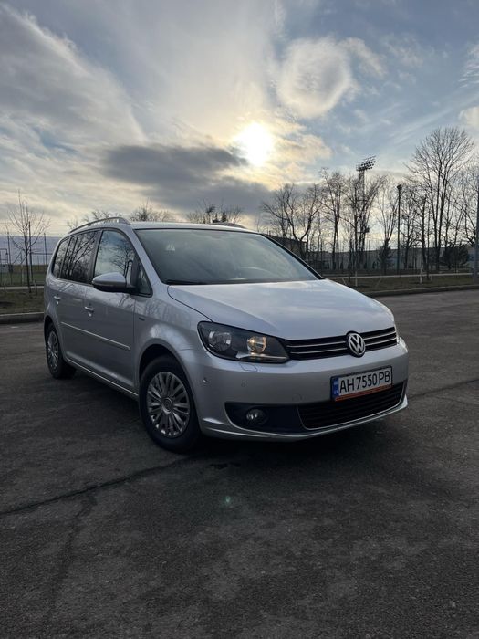 Продам Volkswagen Touran 2013