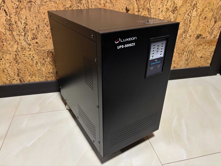 Источник бесперебойного питания Luxeon UPS-5000ZX