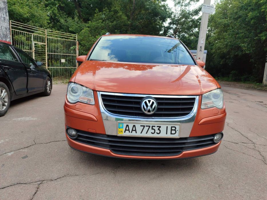 Фольсваген Туран 1.6 бензин