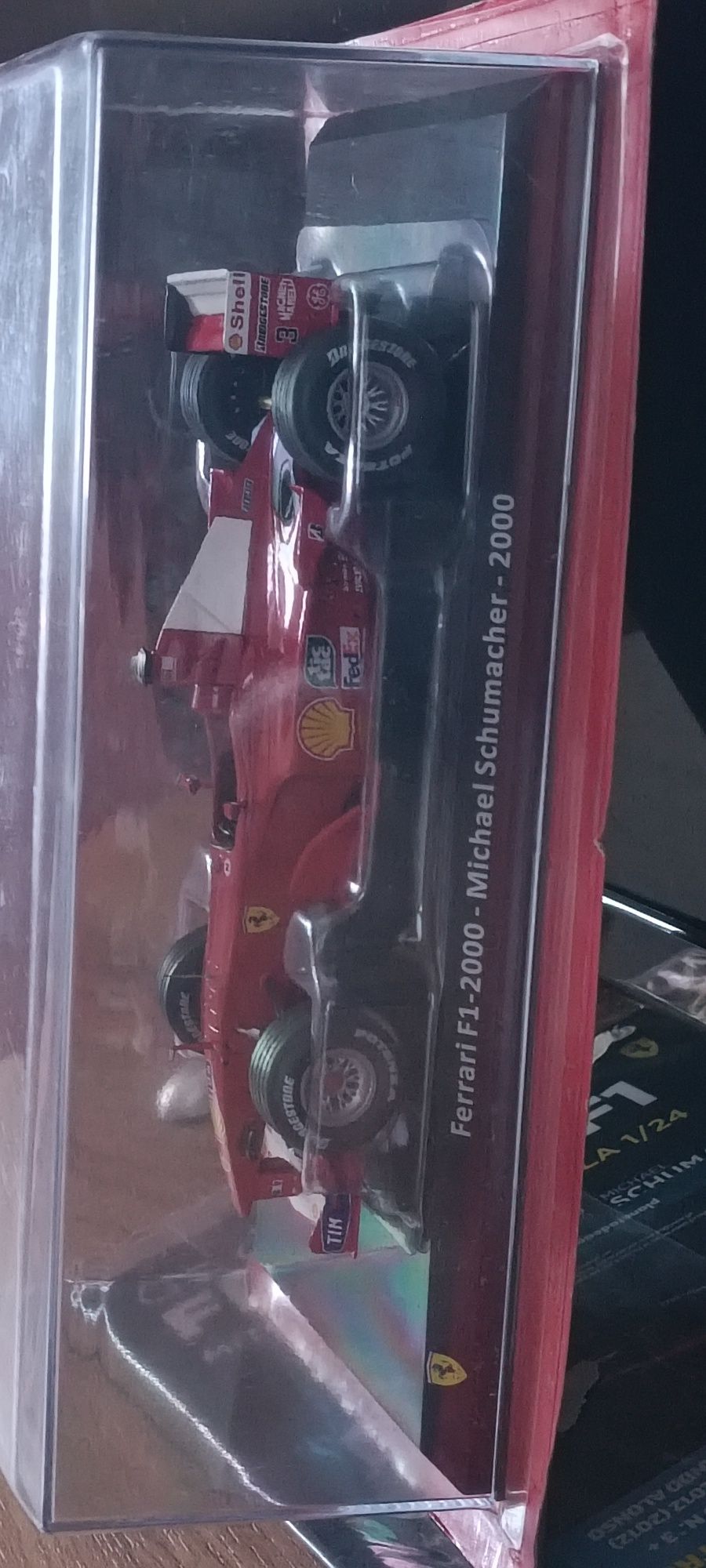 Carro 1/24 Michael Schumacher coleção oficial formula 1