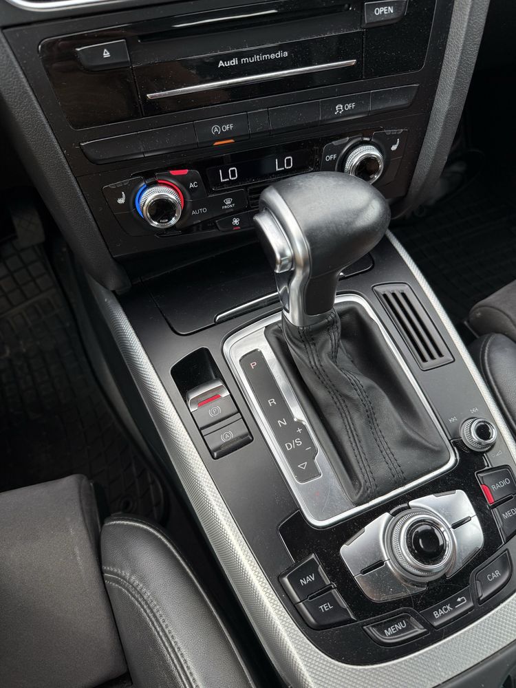 Audi A4 B8 2012 - Navi - Skóra / Alcantara / Automat / Grzane fotele