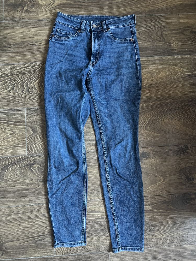 Granatowe/niebieskie jeansy z wysokim stanem
