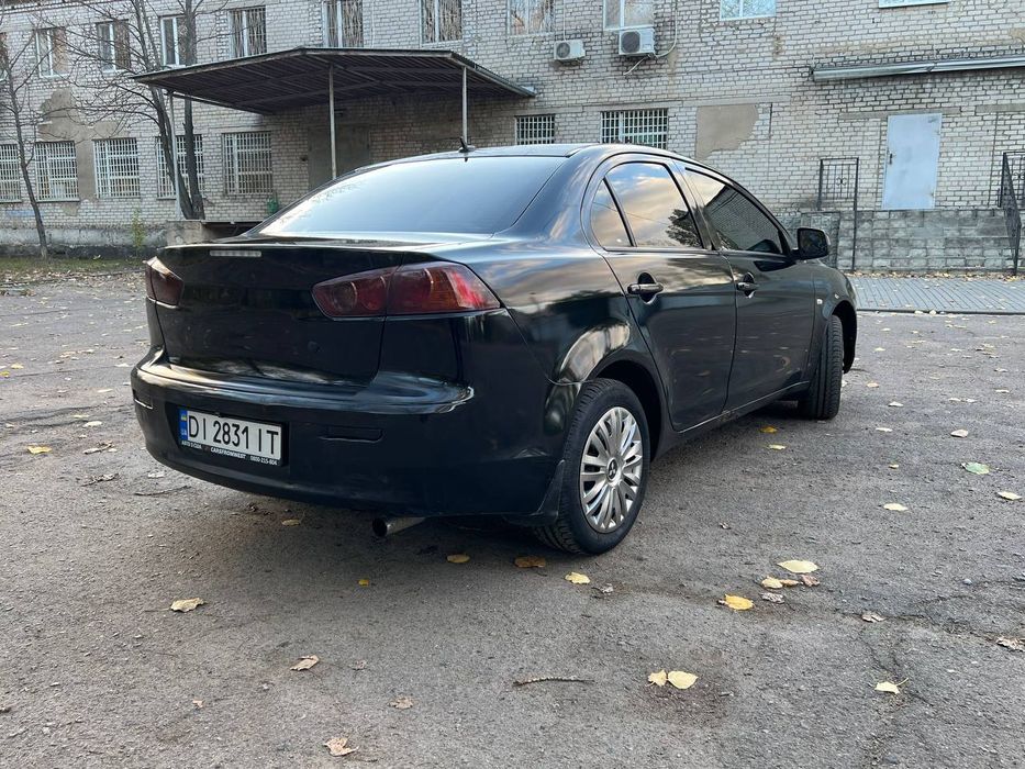 Mitsubishi Lancer X (10)
