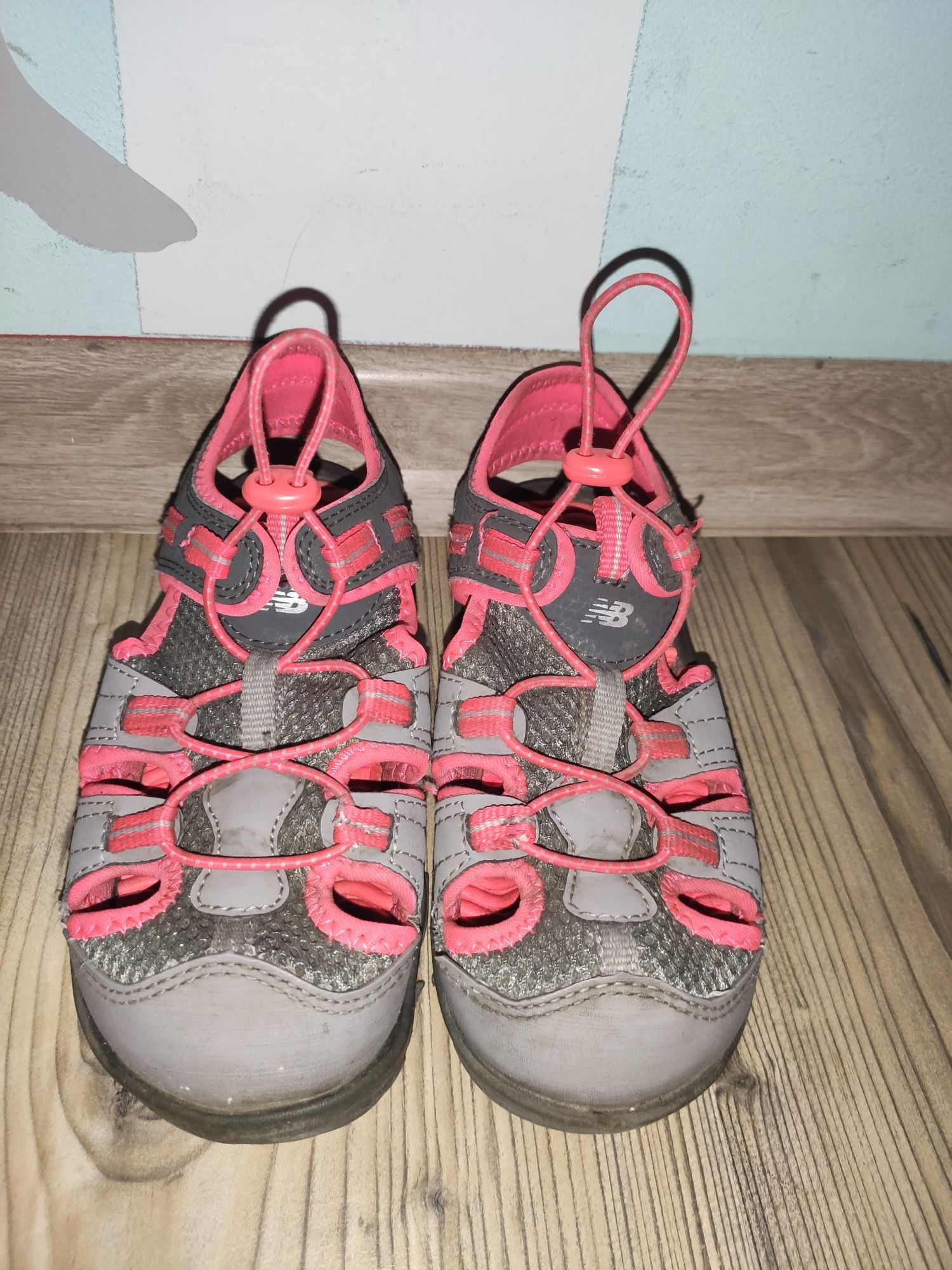 Sandały buty New Balance dziewczynka  30