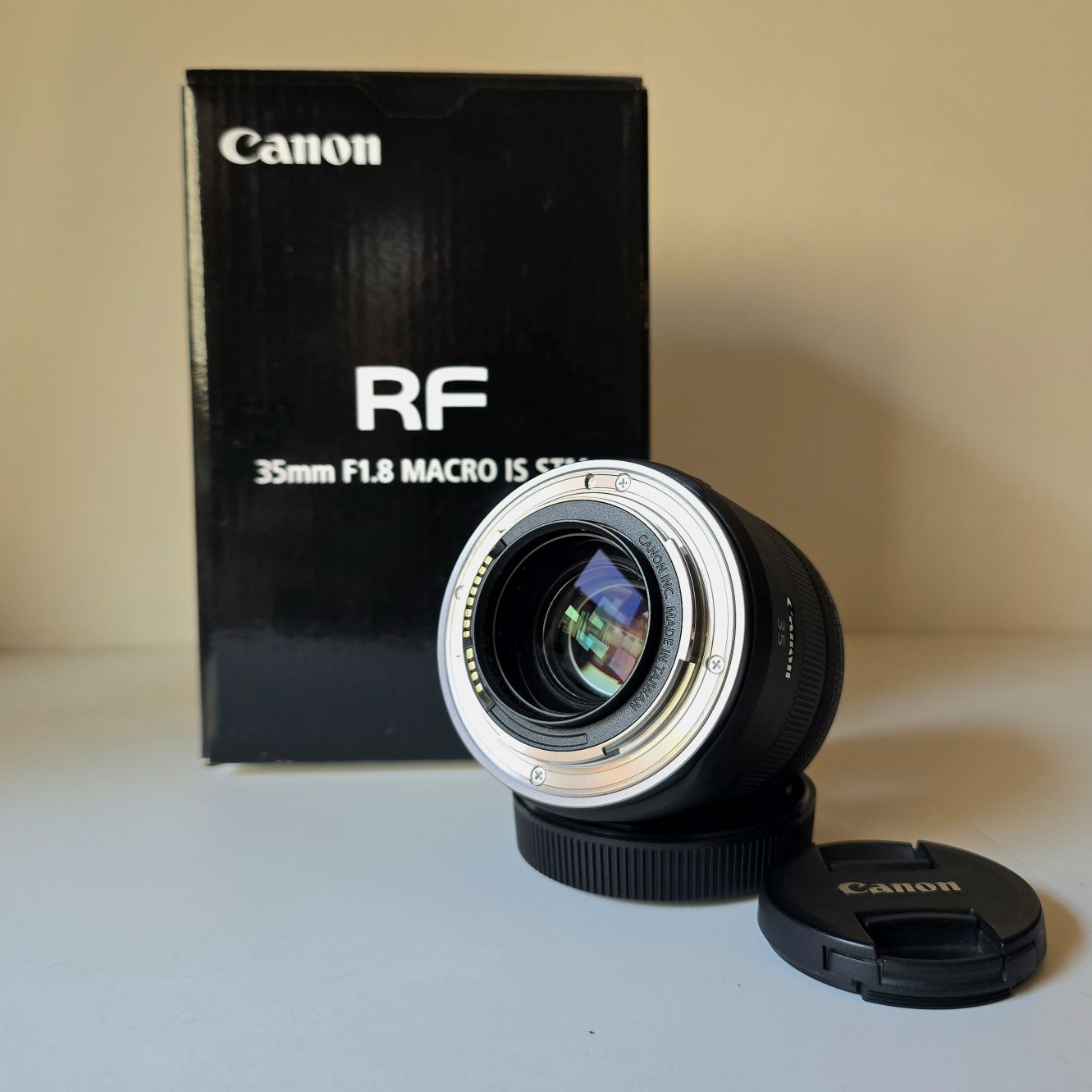 Canon RF 35mm F1.8 MACRO IS STM