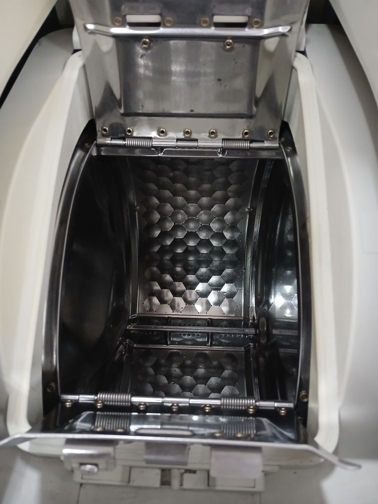 Пральна машина Miele Softtronik W 254 з Німеччини