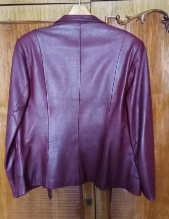 Куртка шкіряна (бордовий колір)