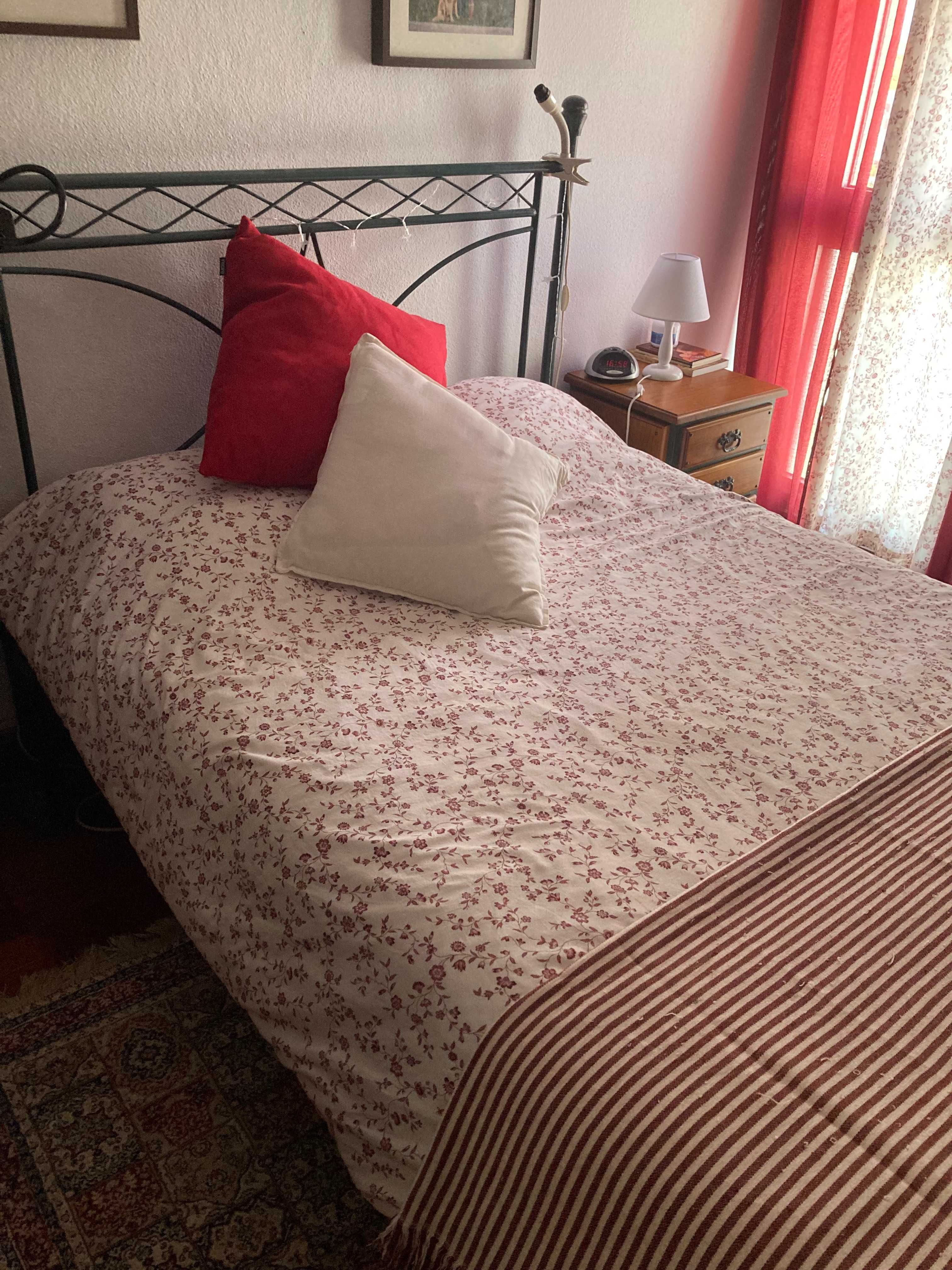 Mobília de quarto em excelente estado e muito bonita