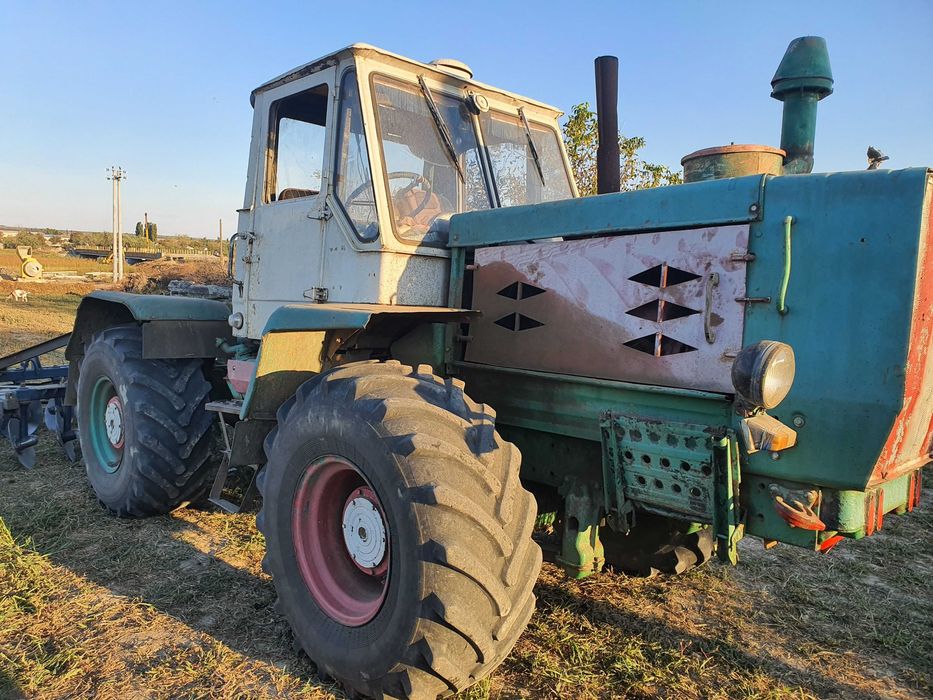 Продам T-150 двигатель СМД