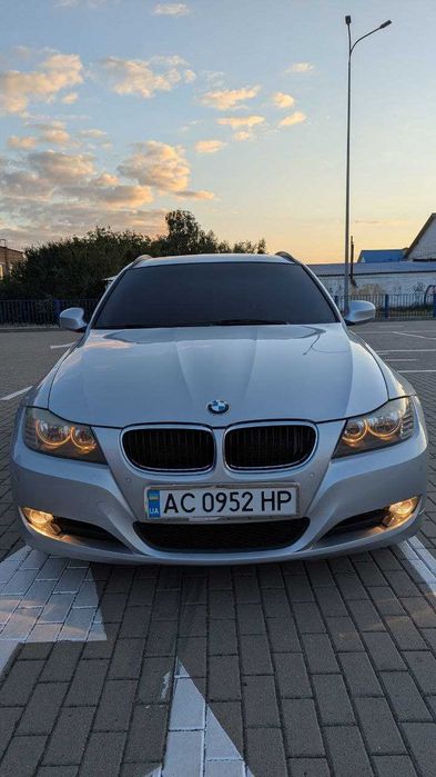 Продам  BMW 320i