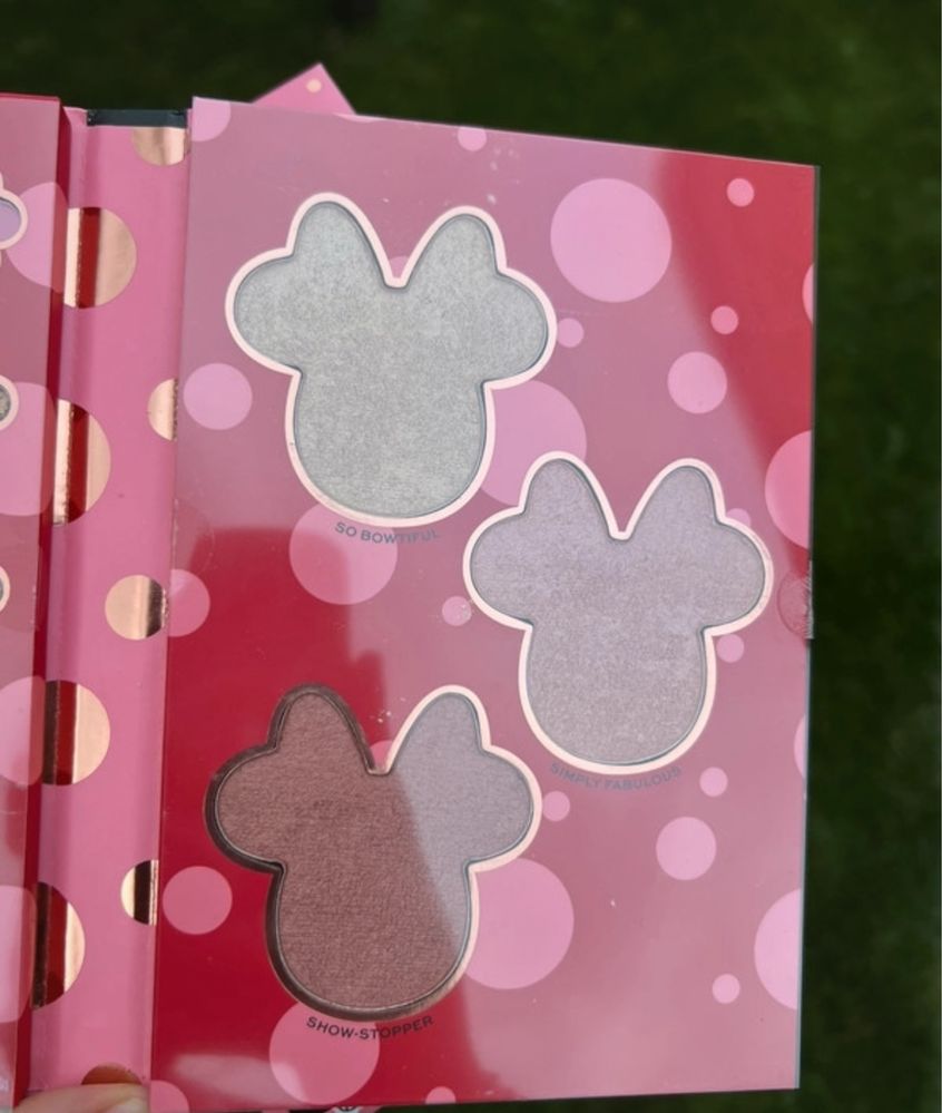 Paleta cieni i rozświetlaczy Disney Minnie Mouse Makeup Revolution