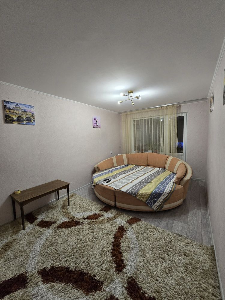 Продам 4 кімнатну квартиру з косметиним ремонтом