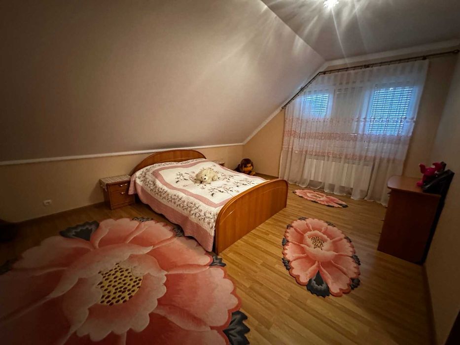 Продається будинок в с. Угля