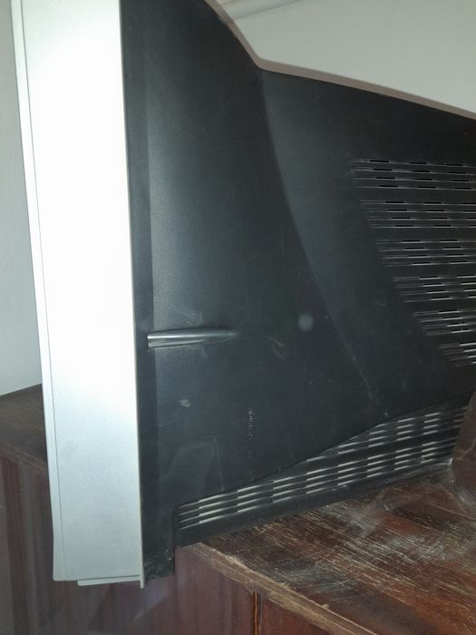 Телевизор LG  и  WEST