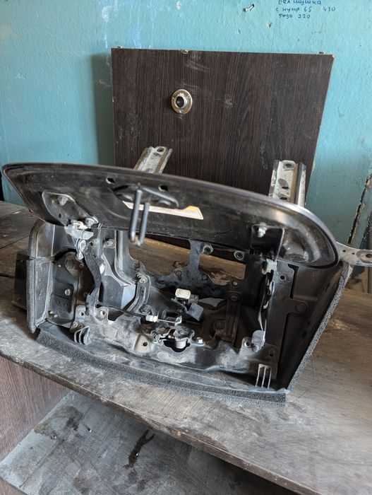 Крышка Лючек Nissan Leaf